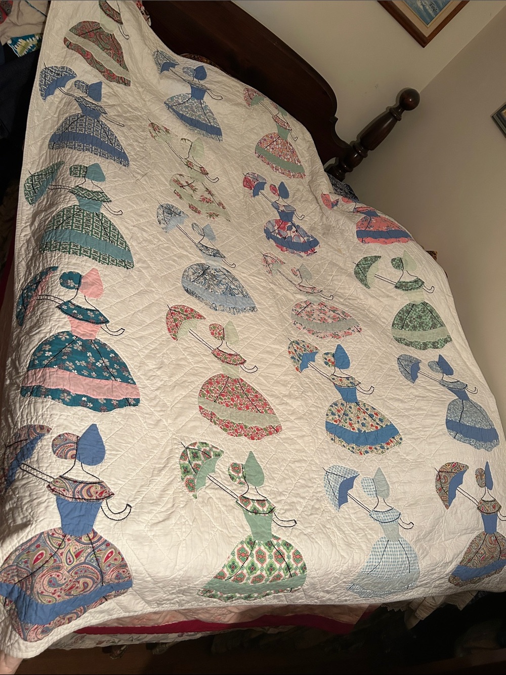 vintage handmade applique quilt, parasol ladies Sunbonnet Sue, 66”x84”